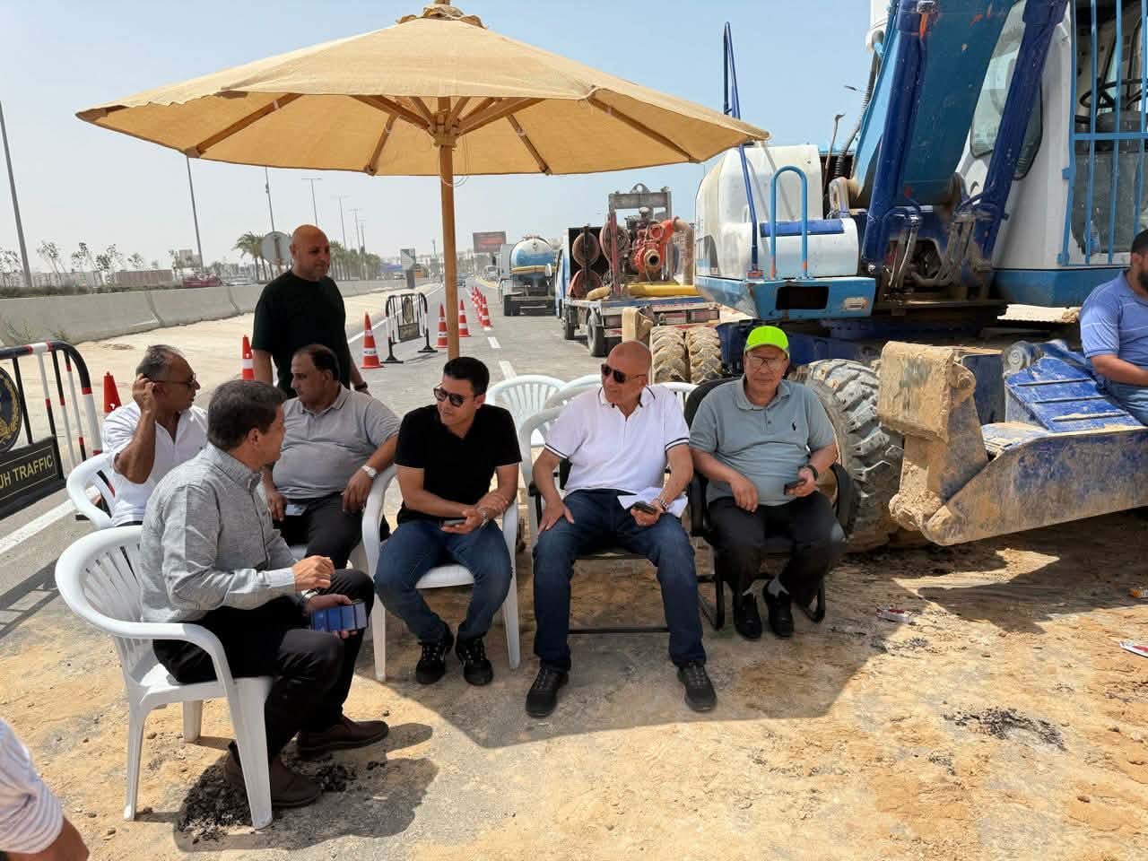 نائب محافظ مطروح يتابع إصلاح كسر خط المياه الرئيسي في العلمين