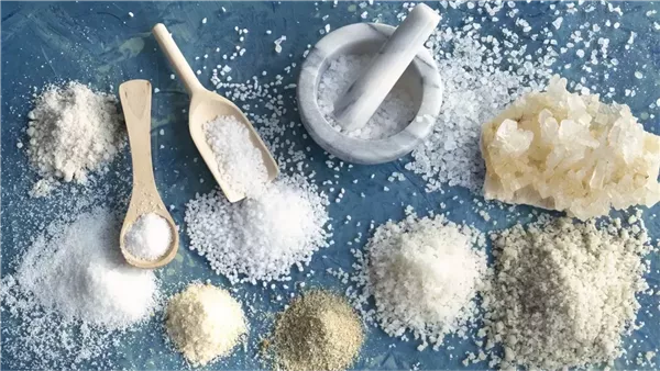 8 أطعمة شائعة تحتوي على كميات مرتفعة من الملح تهدد صحتك