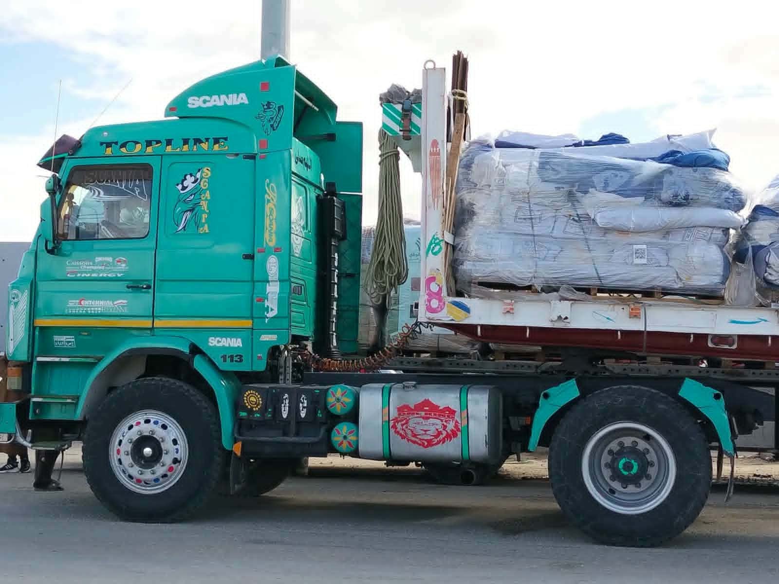 شاحنات مساعدات إنسانية تتدفق إلى قطاع غزة عبر معبر رفح