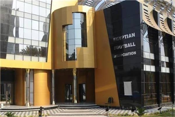الأمين العام للاتحاد يؤكد استقلالية لجنة التراخيص ودعم الأندية