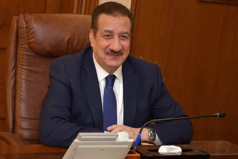 محافظ بورسعيد يوقف تشغيل مطعمين لمخالفتهما اشتراطات السلامة الغذائية