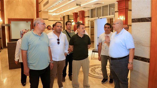 إيهاب فهمي يتفقد مسرح مصر تمهيدًا لافتتاحه في خطوة دعم الحركة المسرحية