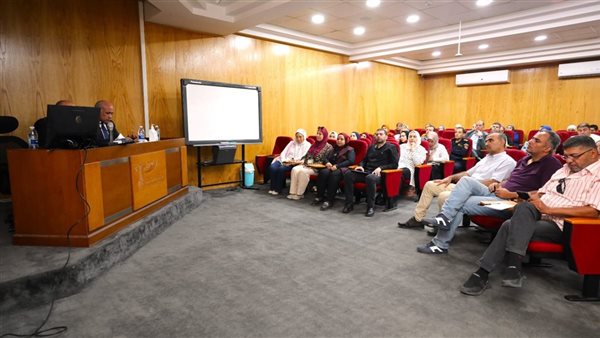 مطار القاهرة يطلق دورة تدريبية لتعزيز إدارة مخاطر الطيور والحياة البرية