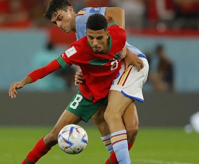 برشلونة ينظر في التعاقد مع أوناحي لتعويض دي يونج المصاب