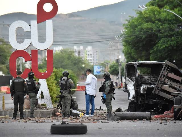 انفجار سيارة مفخخة في كوكوتا الكولومبية يسفر عن إصابة 11 شخصاً
