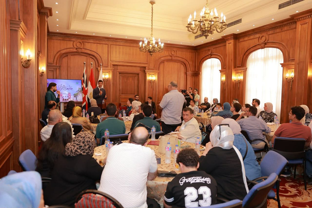 الجامعة البريطانية تكرم أوائل الثانوية العامة وتمنحهم منحًا دراسية كاملة