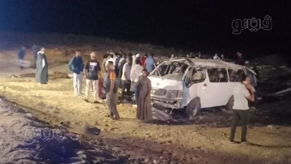 انقلاب ميكروباص يسبب إصابة 11 شخصًا على طريق الخارجة – أسيوط