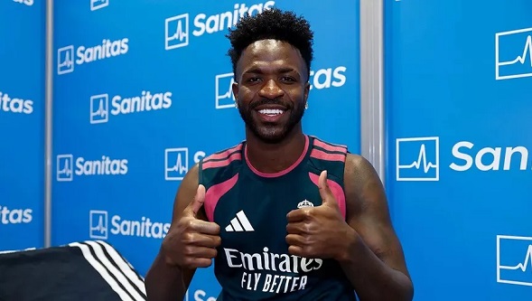 فينيسيوس جونيور يعود لتدريبات ريال مدريد وسط جدل حول مستقبله
