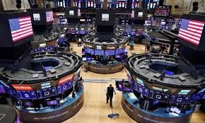الأسهم الأمريكية تواصل الارتفاع مدفوعة بأرباح الشركات وتراجع أسعار النفط