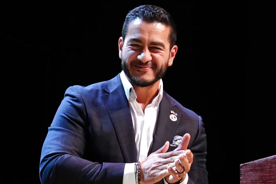 فوز عبد الرحمن السيد بترشيح الحزب الديمقراطي لمجلس الشيوخ في ميشيجان