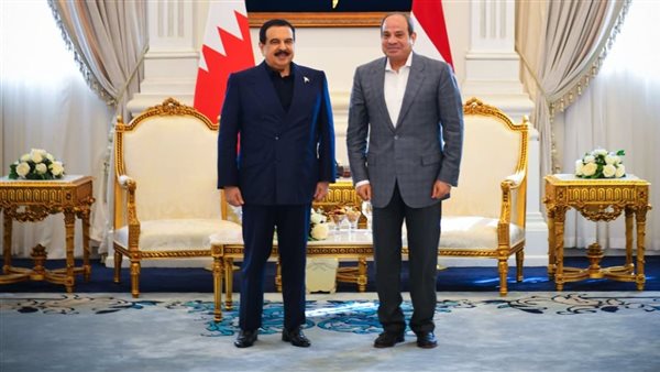 السيسي يستقبل ملك البحرين ومدبولي يتابع تطوير الساحل الشمالي