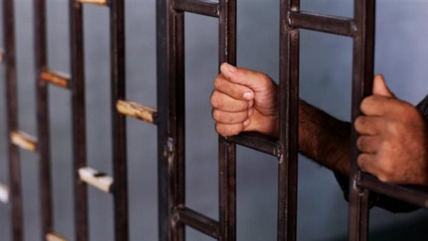 نصاب يستولي على 5 ملايين جنيه عبر شركة وهمية في القاهرة