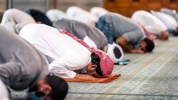 تفسير رؤية صلاة الجماعة في المنام: دلالات إيجابية وتوبة عن الذنوب