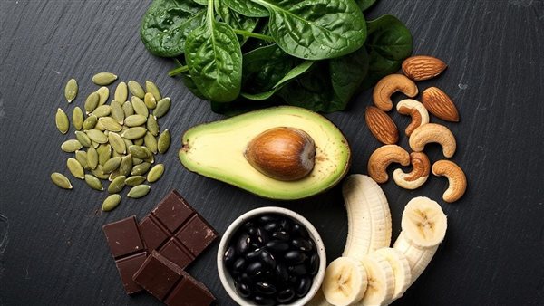 أطعمة فعّالة لتخفيف أعراض ما قبل الدورة الشهرية