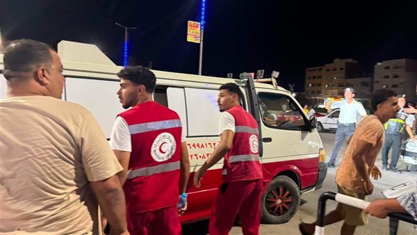 الهلال الأحمر يساند أسر ضحايا حادث الإسماعيلية ويقدم الدعم خلال مراسم الدفن