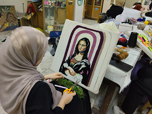 ختام ورشة أشغال النسيج في المنيا بمعرض فني مميز