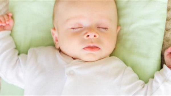 نصائح هامة من الصحة لضمان نوم آمن للأطفال الرضع