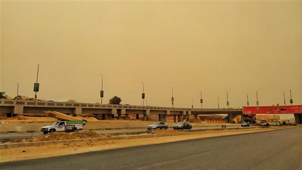طقس حار ورطب مع رياح مثيرة للأتربة اليوم في مصر