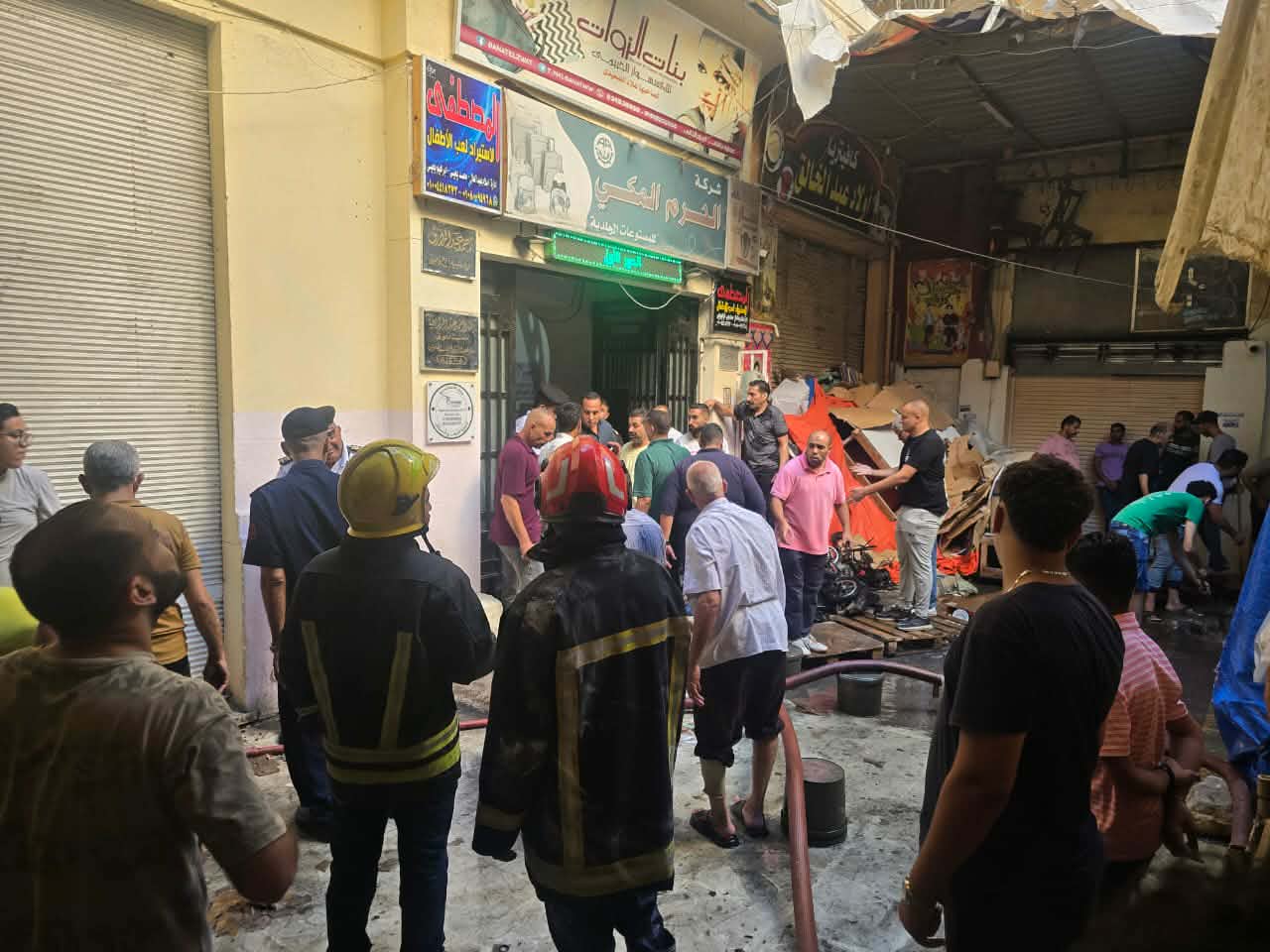 السيطرة على حريق داخل محل تجاري بالإسكندرية دون إصابات