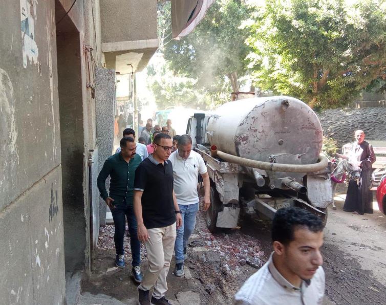 محافظ المنيا يوجه نائبه لمتابعة أزمة تجمعات المياه في قرية منسافيس
