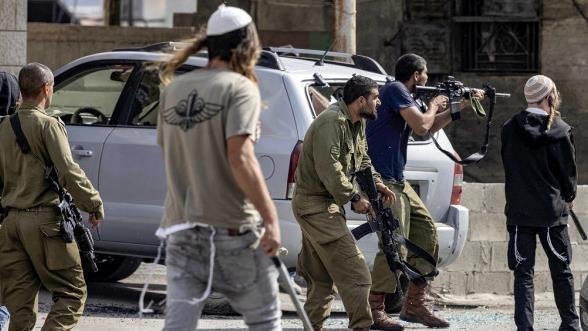 حصار مستوطنين إسرائيليين لعائلات فلسطينية في قصرة يثير القلق الدولي