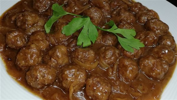 كرات اللحم بالصوص البني: وصفة شهية وسهلة التحضير