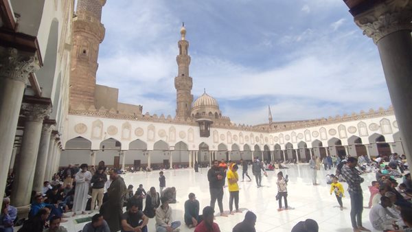 وزارة الأوقاف تفتتح 19 مسجدًا وتبث خطبة الجمعة من الأزهر الشريف