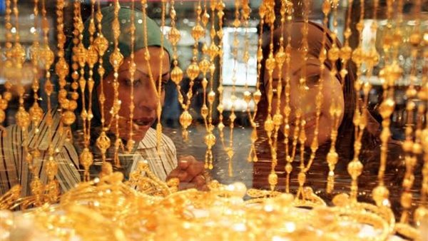 أسعار الذهب تشهد ارتفاعاً ملحوظاً في السوق المحلية مساء الجمعة