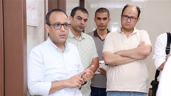 جولة ميدانية لمساعد وزير الصحة لتعزيز الخدمات الطبية في قنا