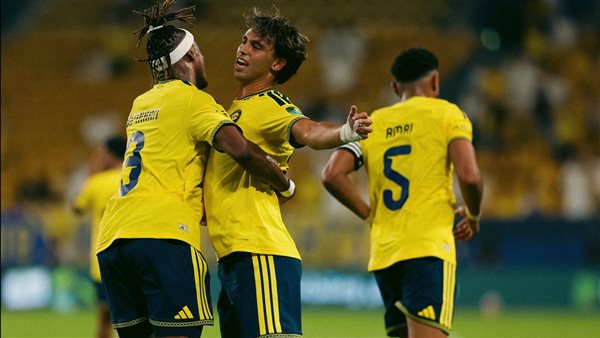 تريزيجيه يقود الرياض في مواجهة النصر بثنائية نظيفة في الشوط الأول