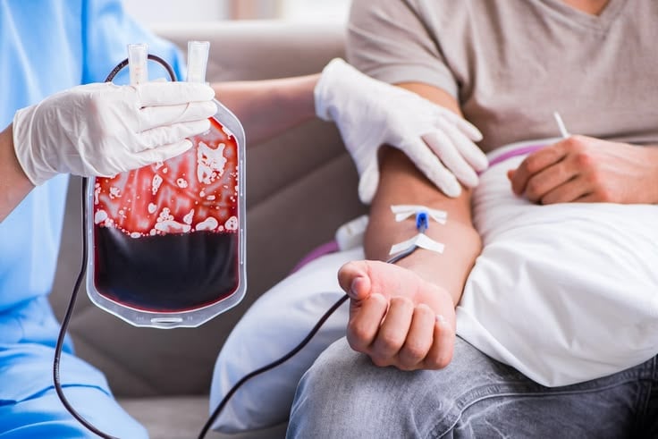 استراتيجيات حديثة لتقليل مخاطر نقل الدم أثناء عمليات تغيير المفاصل