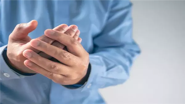 التهاب الأعصاب: الأعراض والأسباب وكيفية التعامل معها