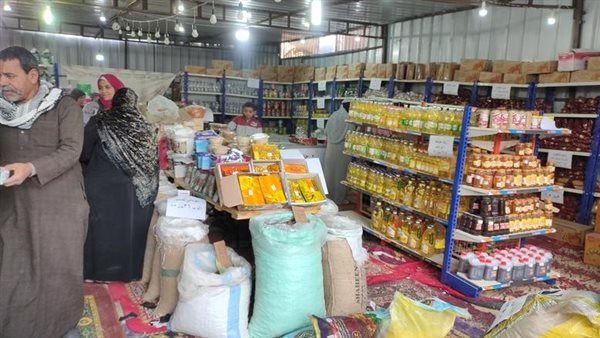 تخفيضات جديدة في أسعار اللحوم والسكر والدقيق بالمجمعات الاستهلاكية