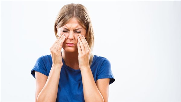 تعرفي على أعراض التهاب الجيوب الأنفية وكيفية تمييزها عن نزلات البرد