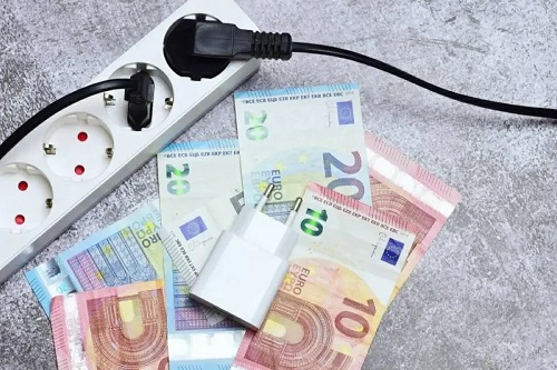 ارتفاع أسعار الكهرباء في فرنسا وألمانيا وسط توقعات بتراجع إنتاج الطاقة المتجددة