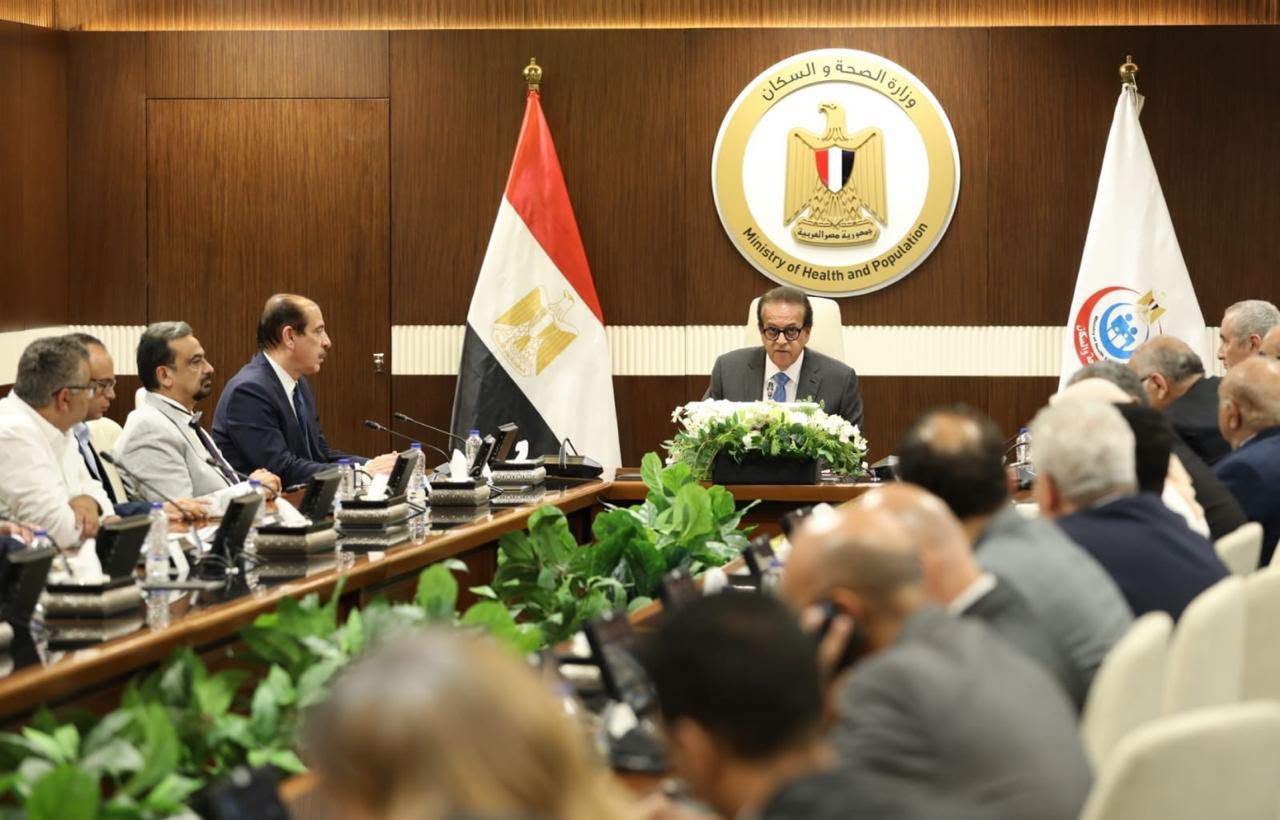 وزير الصحة يوجه بتحديث خطط الطوارئ لتعزيز الخدمات الصحية