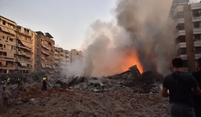 تصعيد عسكري إسرائيلي جديد في جنوب لبنان بعمليات تفجير وقصف مدفعي