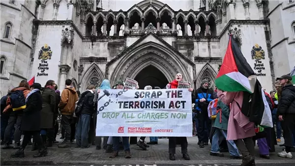 تصنيف "فلسطين أكشن" منظمة إرهابية: تداعيات جديدة على التضامن مع الفلسطينيين