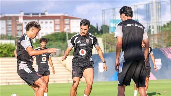 الأهلي يسعى لمواصلة انتصاراته أمام زد في قمة الدوري اليوم
