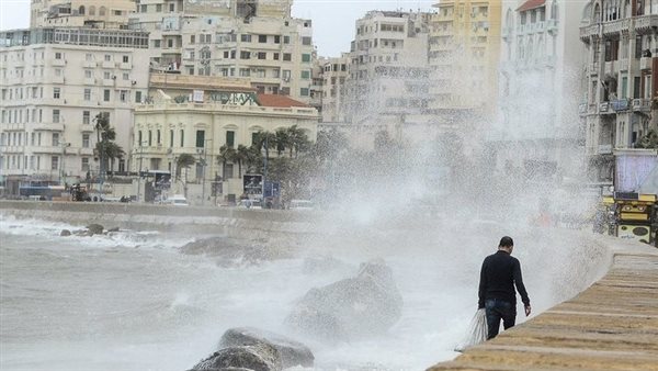 تحذيرات من ارتفاع الأمواج في البحر المتوسط تصل إلى 4.5 متر