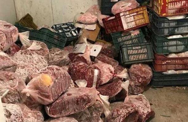 حملة تفتيشية تكشف عن 130 كجم لحوم فاسدة بأسوان