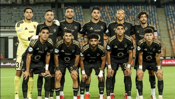 الأهلي وبيراميدز يتصدران الدوري المصري بعد جولة مثيرة