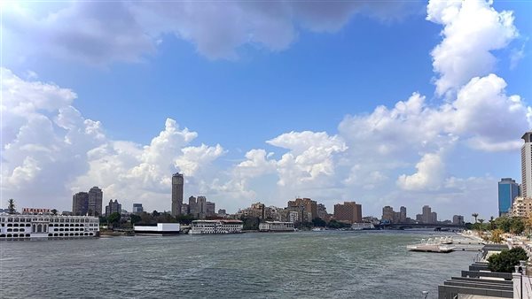 انخفاض ملحوظ في درجات الحرارة اليوم مع فرص لسقوط رذاذ خفيف