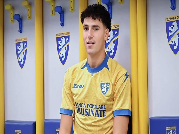 عمر فايد يقترب من الظهور الأول مع فروزينوني ضد فيورنتينا