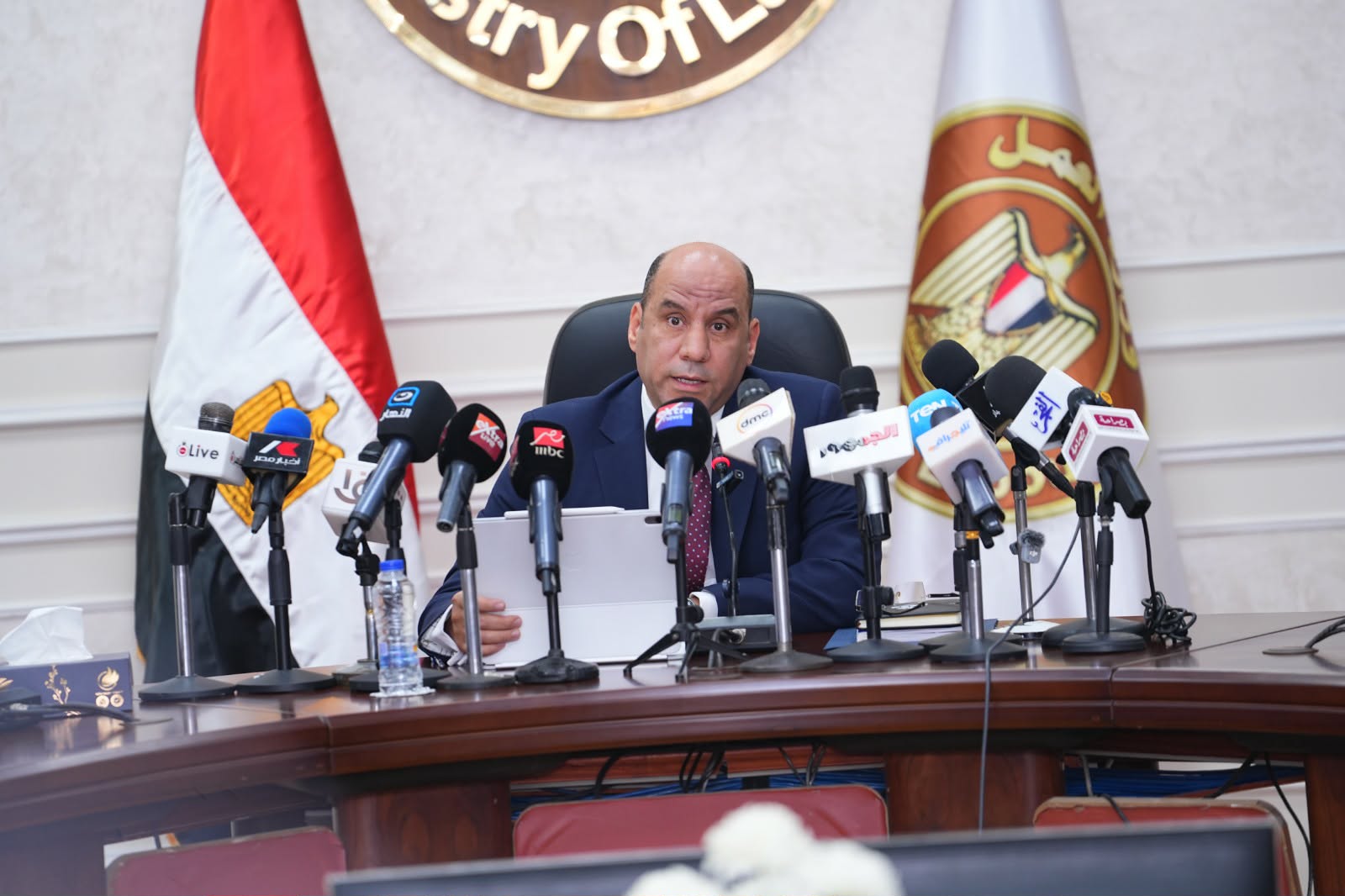 وزير العمل يعلن عن قواعد جديدة لتنظيم العمل بالقطاع الخاص