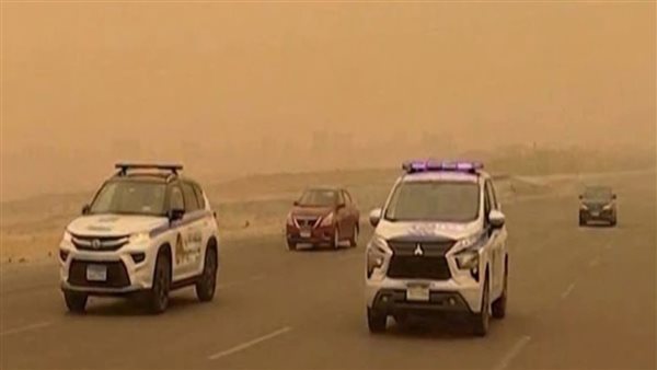 غلق طريق مطروح سيوة بسبب الرياح المحملة بالأتربة