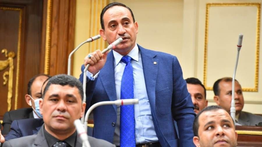نائب يطالب الحكومة بمراجعة تكليف خريجي الكليات الطبية في المحافظات النائية