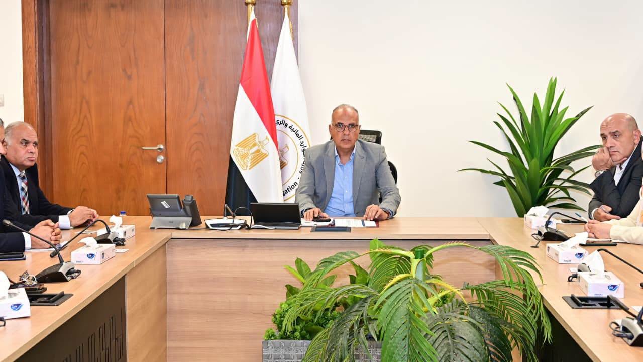 وزير الري يؤكد أهمية التوسع في التوأمة الرقمية لتحسين إدارة المياه