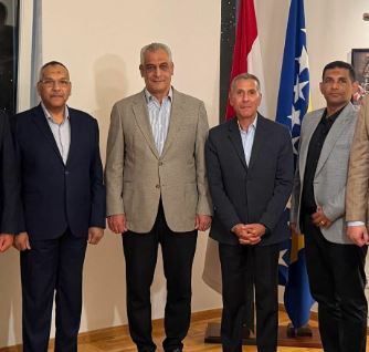 وزير الإنتاج الحربي يعزز التعاون مع البوسنة في معرض الدفاع الأول