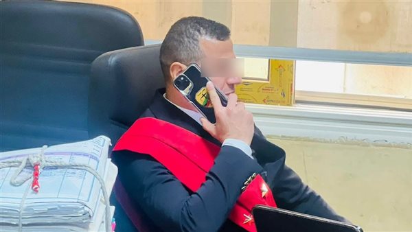 القبض على مزور ينتحل صفة قاضٍ للنصب على المواطنين